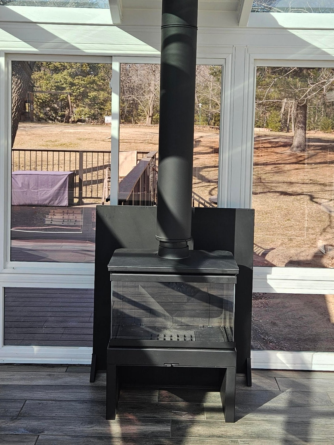 Dorako Ariana- Three Sided Glass Freestanding Wood Stove with Bench / Wood Holder included