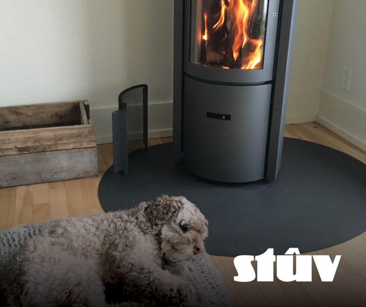 Stûv S30C Wood Burning Stove - Compact Glass Fire Screen, 360° rotating stove