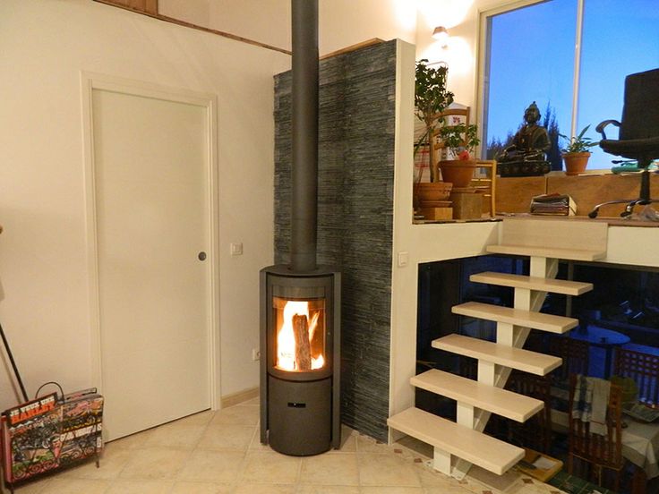 Stûv S30C Wood Burning Stove - Compact Glass Fire Screen, 360° rotating stove