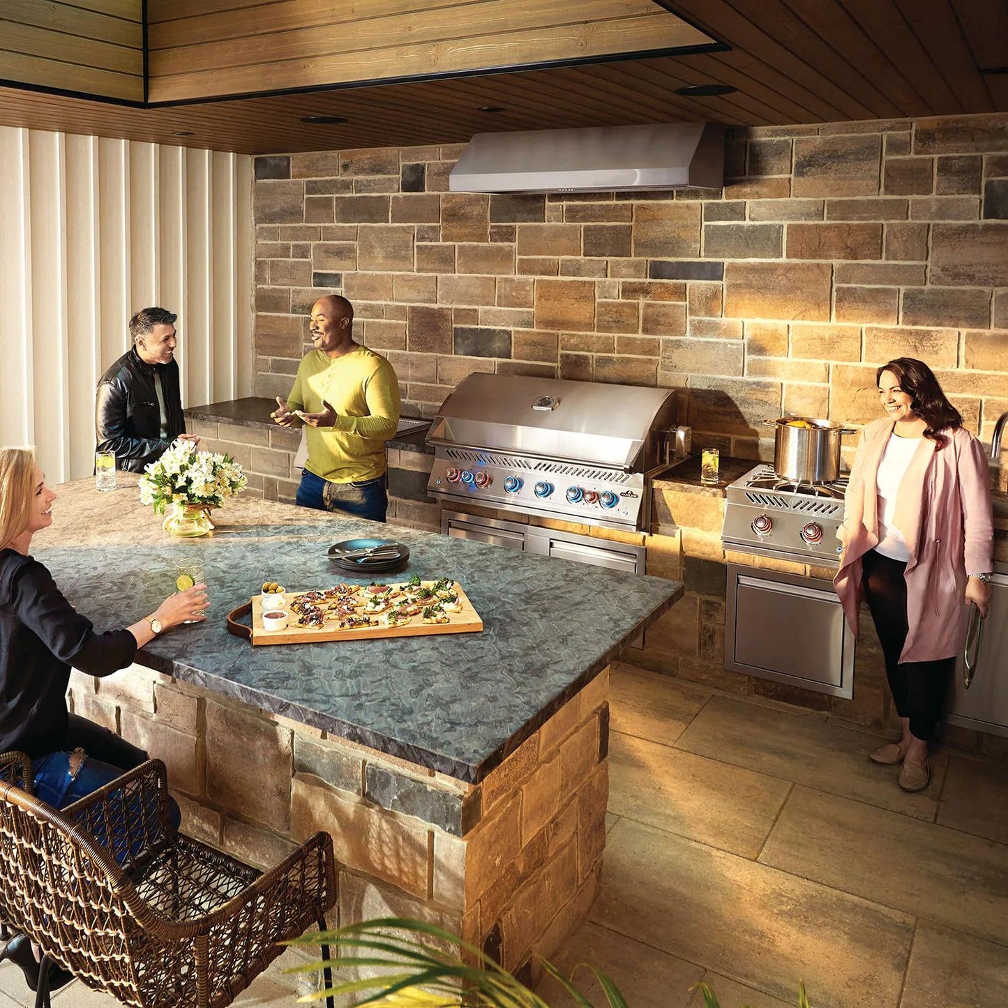 Napoleon Built-In 700 Series 32-Inch Natural Gas Grill w/ Infrared Rear Burner & Rotisserie Kit