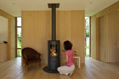 Stûv S30C Wood Burning Stove - Compact Glass Fire Screen, 360° rotating stove