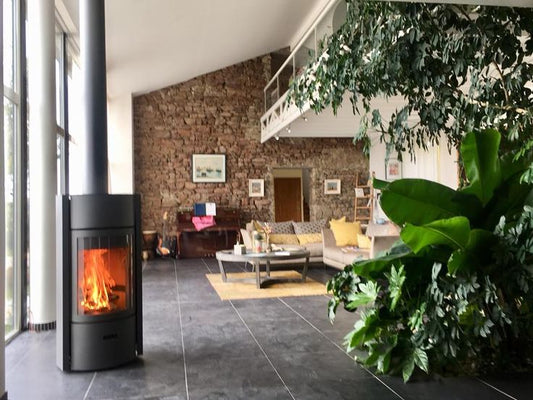 Stûv S30C Wood Burning Stove - Compact Glass Fire Screen, 360° rotating stove