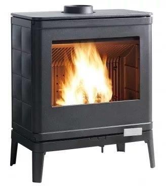  Features The Invicta Kiara Wood Stove heats up to 1500 sq ft.  EPA Certified 1.53 cu. ft. Firebox Contemporary Design Maximum 42,000 BTUs/hr Output 63% Efficiency Weight: 357 lbs. 6” Top Flue 1.76 g/hr Emissions Fits 22" Log